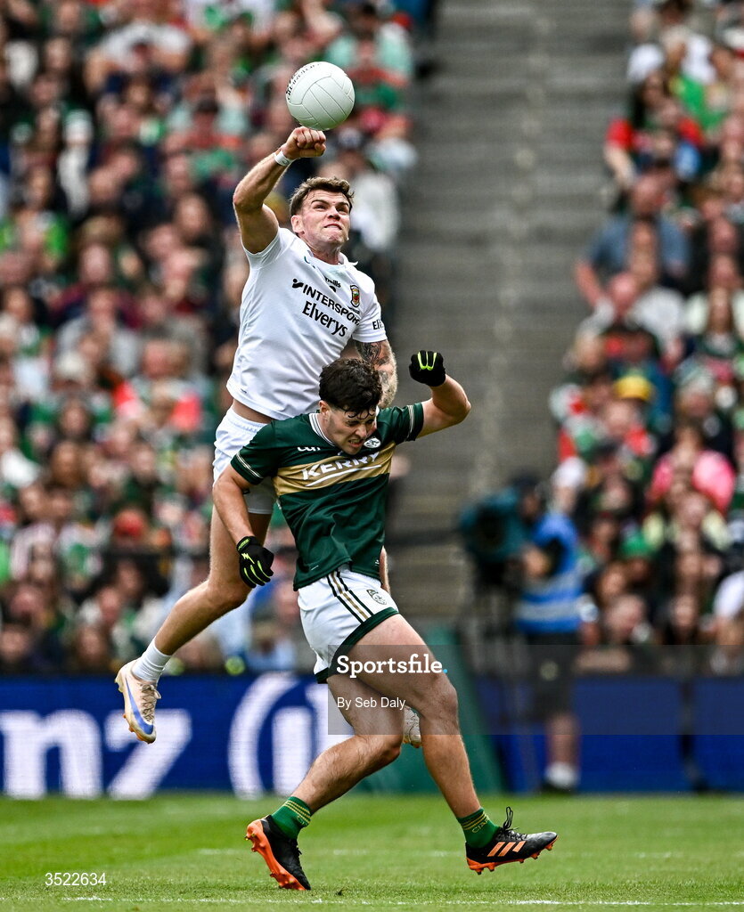 26 July 2026; Jordan Flynn of Mayo in action against Mike Breen of Kerry during the GAA Football All-Ireland Senior Championship final match between Kerry and Mayo at Croke Park in Dublin. Photo by Seb Daly/Sportsfile