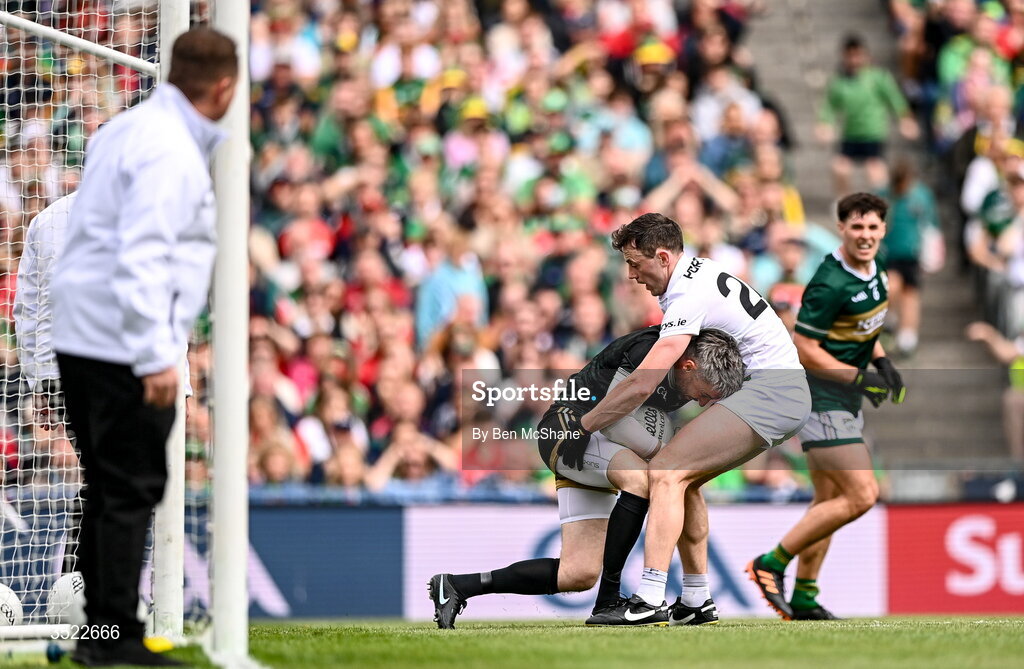 26 July 2026; Kerry goalkeeper Shane Murphy gathers possession under pressure from Diarmuid O'Connor of Mayo during the GAA Football All-Ireland Senior Championship final match between Kerry and Mayo at Croke Park in Dublin. Photo by Ben McShane/Sportsfile