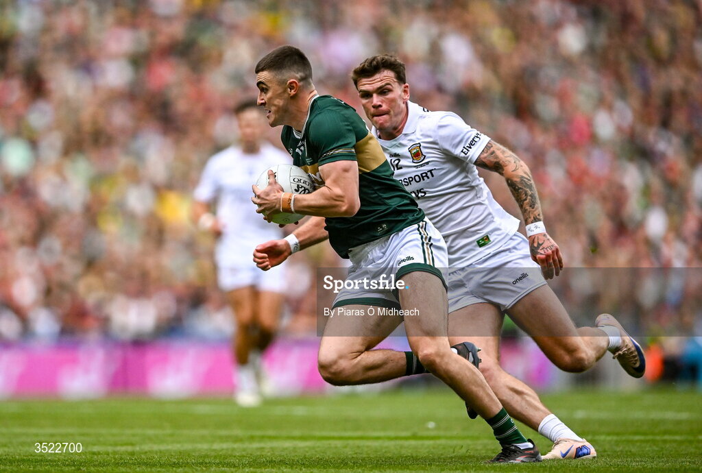 26 July 2026; Seán O'Shea of Kerry in action against Jordan Flynn of Mayo during the GAA Football All-Ireland Senior Championship final match between Kerry and Mayo at Croke Park in Dublin. Photo by Piaras Ó Mídheach/Sportsfile