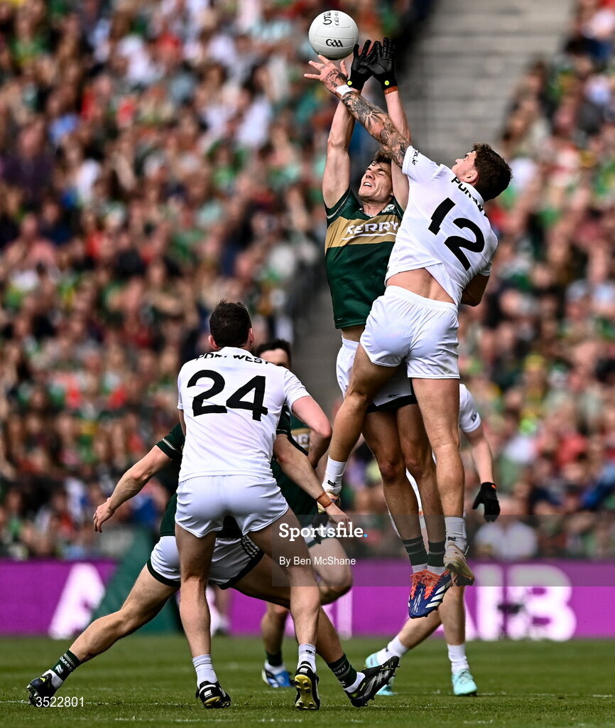 26 July 2026; Mark O'Shea of Kerry in action against Jordan Flynn of Mayo during the GAA Football All-Ireland Senior Championship final match between Kerry and Mayo at Croke Park in Dublin. Photo by Ben McShane/Sportsfile