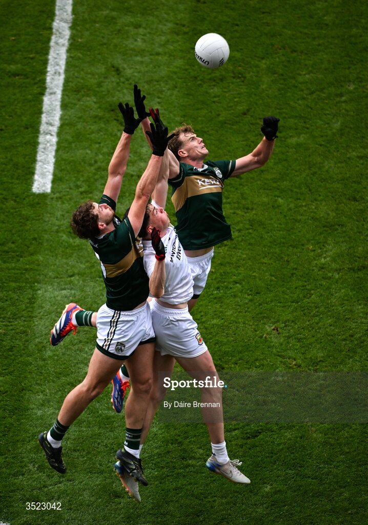 26 July 2026; Bob Tuohy of Mayo in action against Mark O'Shea, left, and Seán O'Brien of Kerry during the GAA Football All-Ireland Senior Championship final match between Kerry and Mayo at Croke Park in Dublin. Photo by Daire Brennan/Sportsfile