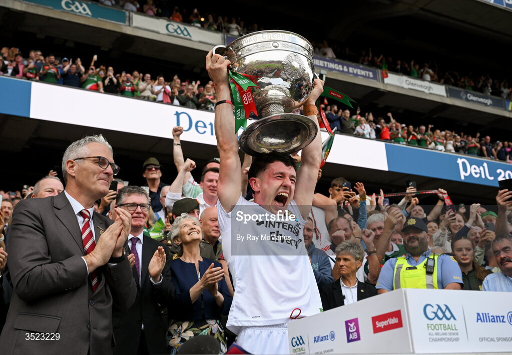 26 July 2026; The Mayo captain Jack Coyne lifts the Sam Maguire after the GAA Football All-Ireland Senior Championship final match between Kerry and Mayo at Croke Park in Dublin. Photo by Ray McManus/Sportsfile