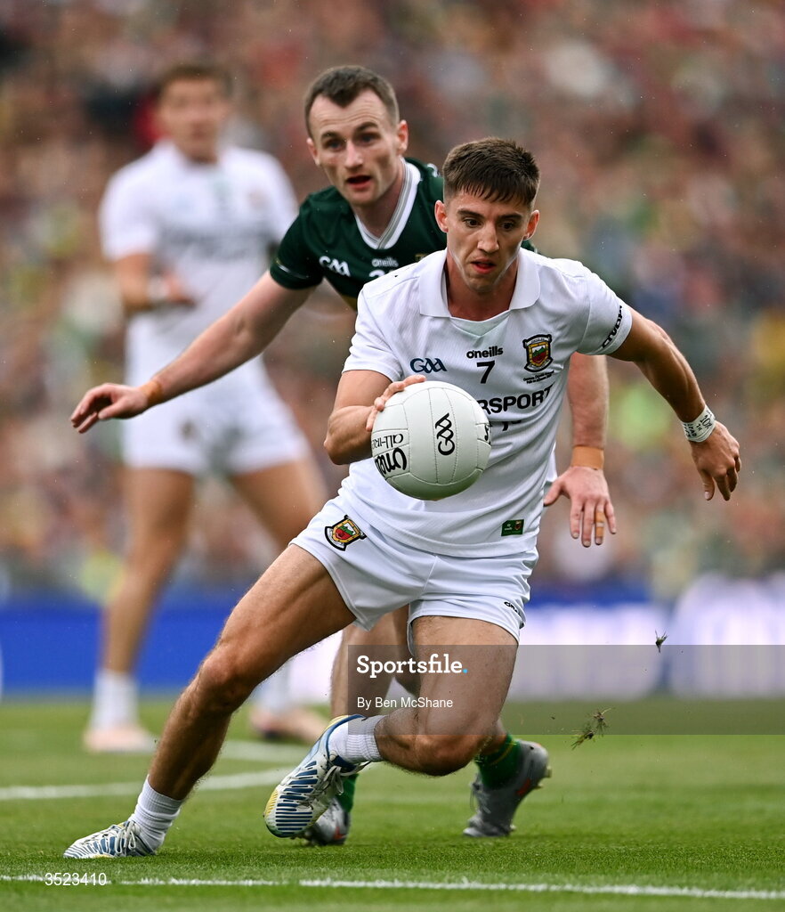 26 July 2026; Enda Hession of Mayo in action against Tom O'Sullivan of Kerry during the GAA Football All-Ireland Senior Championship final match between Kerry and Mayo at Croke Park in Dublin. Photo by Ben McShane/Sportsfile