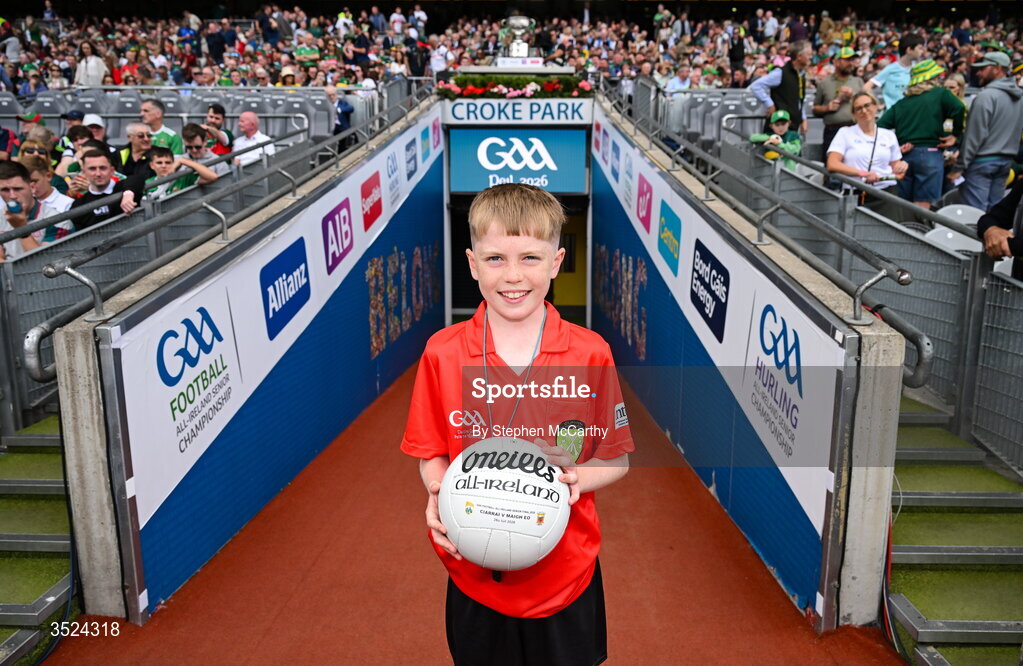 26 July 2026; Darragh Ó Raifeartaigh, Gaelscoil Bhrian Bóroimhe, Sord, Baile Átha Cliath, before presenting the match ball during the GAA Football All-Ireland Senior Championship final match between Kerry and Mayo at Croke Park in Dublin. Photo by Stephen McCarthy/Sportsfile