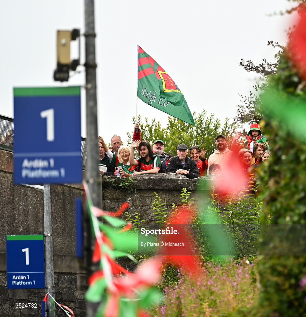 27 July 2026; Mayo supporters at Castlebar train station during the homecoming celebrations of the All-Ireland Senior Football Champions at Hastings Insurance MacHale Park in Castlebar, Mayo. Photo by Piaras Ó Mídheach/Sportsfile