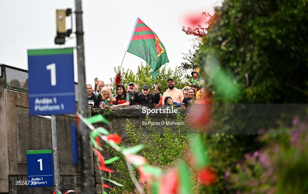 27 July 2026; Mayo supporters at Castlebar train station during the homecoming celebrations of the All-Ireland Senior Football Champions at Hastings Insurance MacHale Park in Castlebar, Mayo. Photo by Piaras Ó Mídheach/Sportsfile