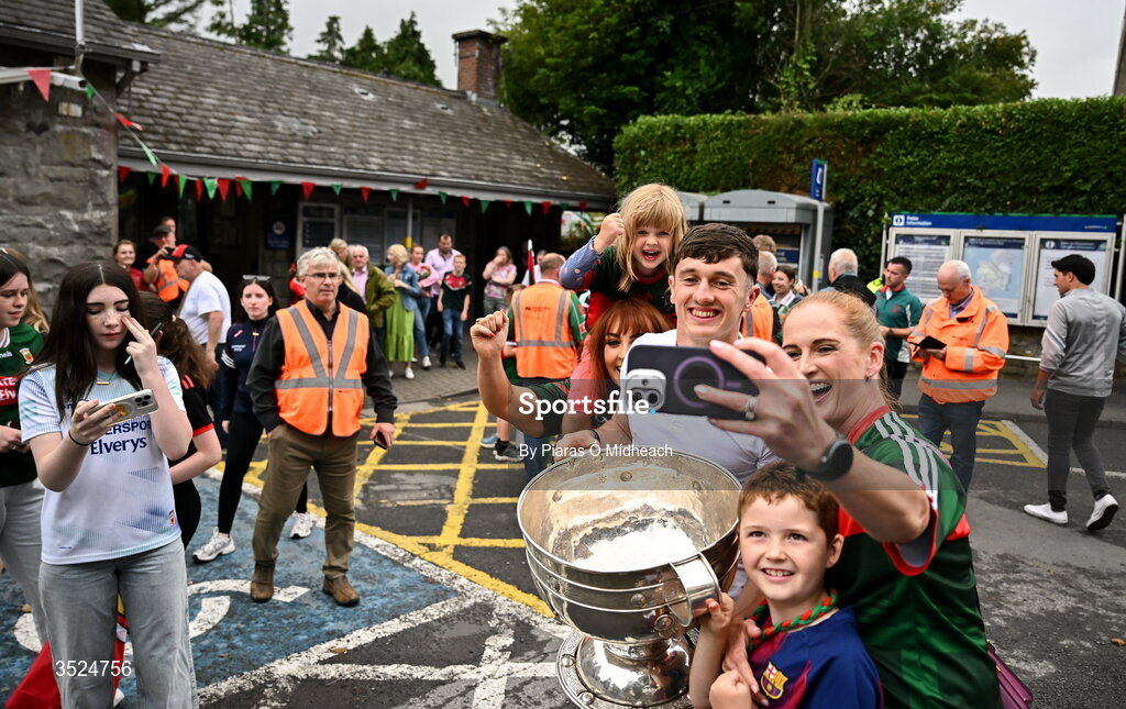 27 July 2026; Mayo captain Jack Coyne with supporters during the homecoming celebrations of the All-Ireland Senior Football Champions at Hastings Insurance MacHale Park in Castlebar, Mayo. Photo by Piaras Ó Mídheach/Sportsfile