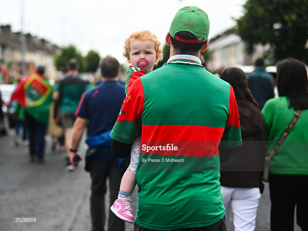 27 July 2026; Ava Reilly, age 2, from Castlebar on her way to the homecoming celebrations of the All-Ireland Senior Football Champions at Hastings Insurance MacHale Park in Castlebar, Mayo. Photo by Piaras Ó Mídheach/Sportsfile