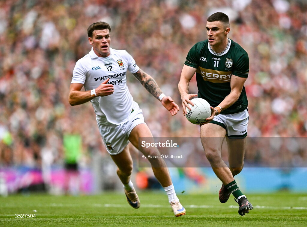 26 July 2026; Seán O'Shea of Kerry in action against Jordan Flynn of Mayo during the GAA Football All-Ireland Senior Championship final match between Kerry and Mayo at Croke Park in Dublin. Photo by Piaras Ó Mídheach/Sportsfile