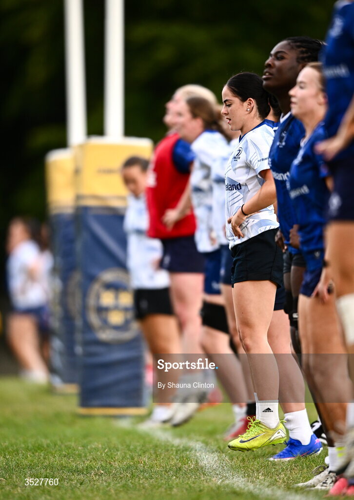 30 July 2026; Jade Carroll, centre, and team-mates during an Leinster rugby women open training session at Kings Hospital School in Dublin. Photo by Shauna Clinton/Sportsfile