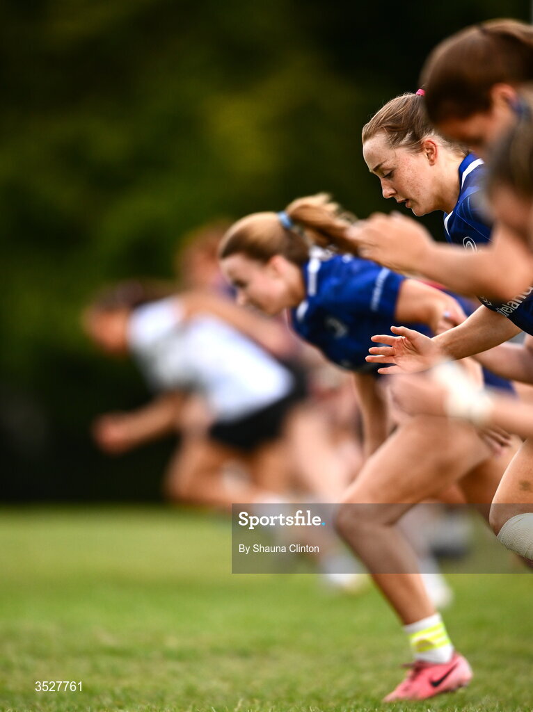 30 July 2026; Amy Larn, centre, and team-mates during an Leinster rugby women open training session at Kings Hospital School in Dublin. Photo by Shauna Clinton/Sportsfile