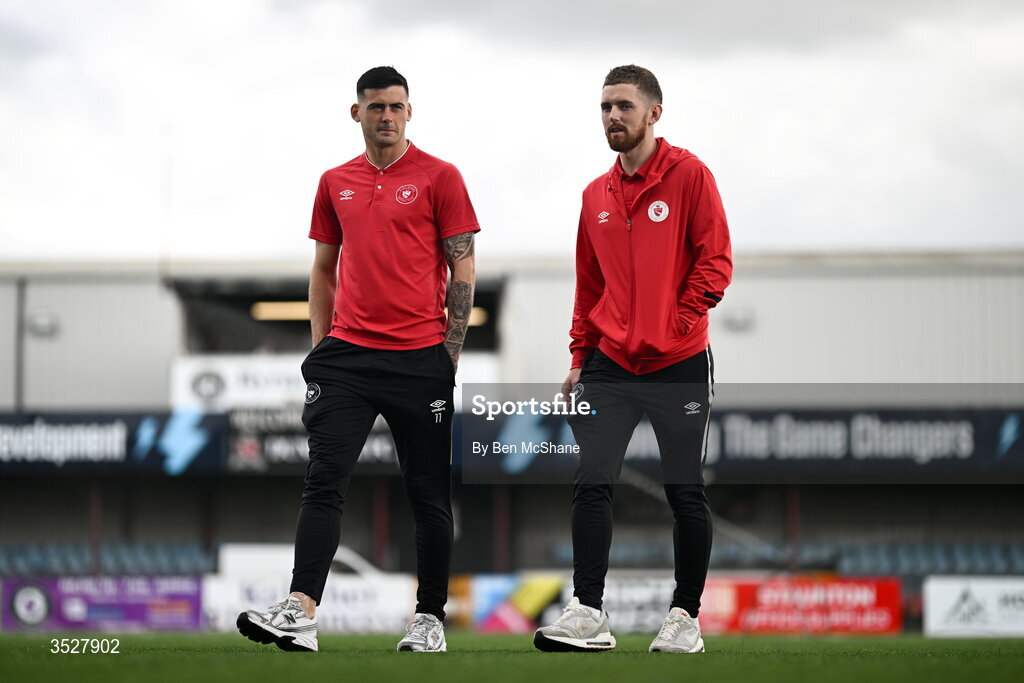 31 July 2026; Sligo Rovers players Cian Kavanagh, left, and Jamie McGonigle before the SSE Airtricity Premier Division match between Dundalk and Sligo Rovers at Oriel Park in Dundalk, Louth. Photo by Ben McShane/Sportsfile
