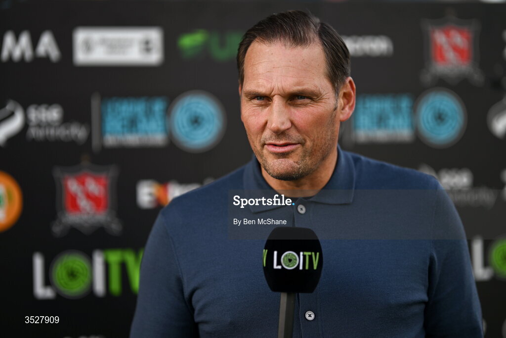 31 July 2026; Sligo Rovers manager Darren Purse is interviewed by LOITV before the SSE Airtricity Premier Division match between Dundalk and Sligo Rovers at Oriel Park in Dundalk, Louth. Photo by Ben McShane/Sportsfile