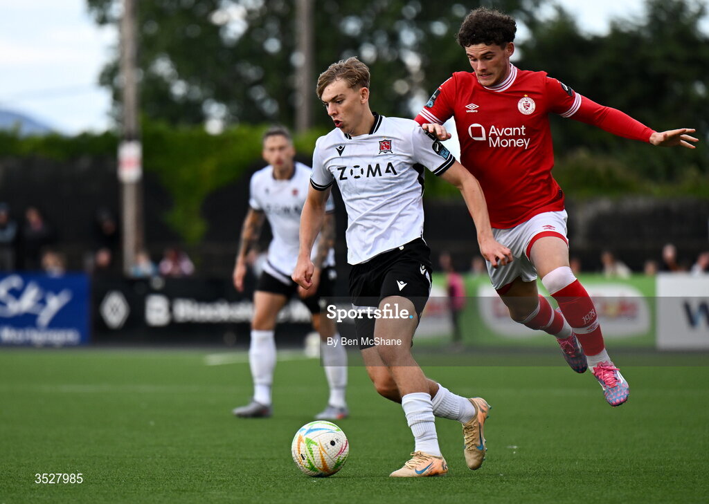 31 July 2026; Ronan Teahan of Dundalk in action against Luke Pearce of Sligo Rovers during the SSE Airtricity Premier Division match between Dundalk and Sligo Rovers at Oriel Park in Dundalk, Louth. Photo by Ben McShane/Sportsfile