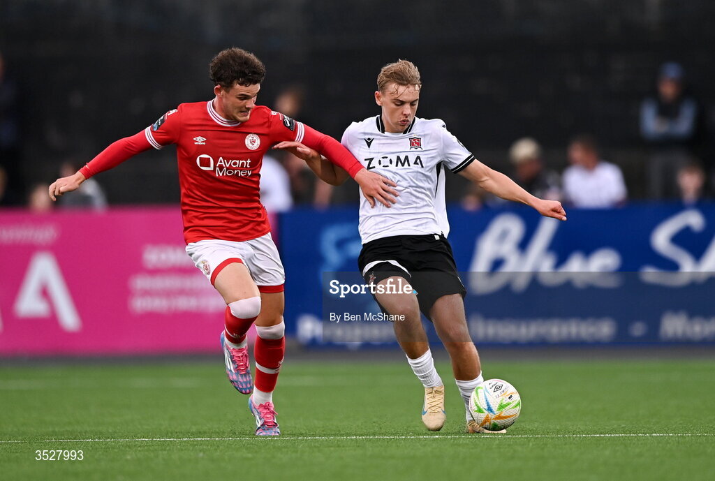 31 July 2026; Ronan Teahan of Dundalk in action against Luke Pearce of Sligo Rovers  during the SSE Airtricity Premier Division match between Dundalk and Sligo Rovers at Oriel Park in Dundalk, Louth. Photo by Ben McShane/Sportsfile