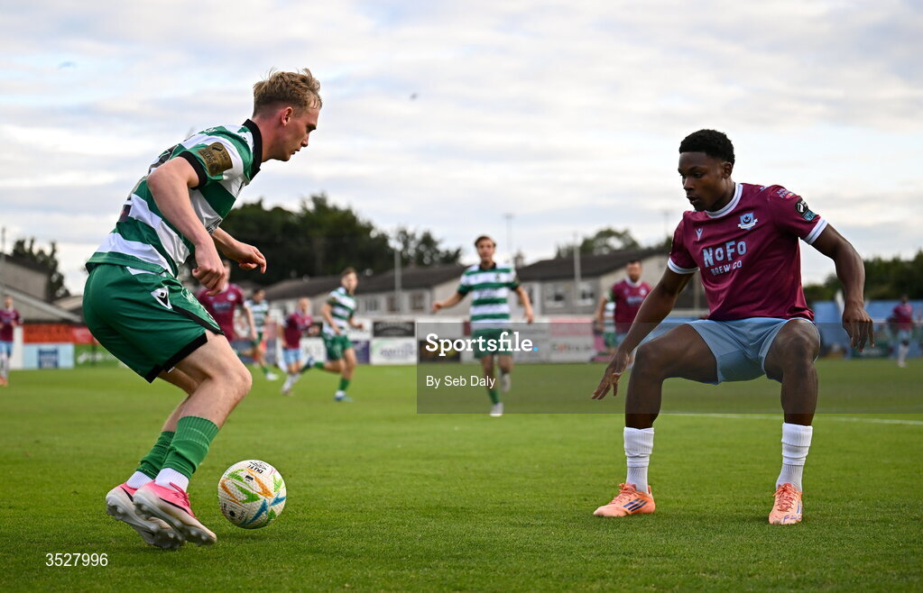 31 July 2026; Michael Noonan of Shamrock Rovers in action against Edwin Agbaje of Drogheda United during the SSE Airtricity Men’s Premier Division match between Drogheda United and Shamrock Rovers at Sullivan & Lambe Park in Drogheda, Louth. Photo by Seb Daly/Sportsfile