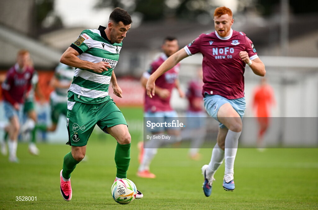 31 July 2026; Aaron Greene of Shamrock Rovers in action against James Bolger of Drogheda United during the SSE Airtricity Men’s Premier Division match between Drogheda United and Shamrock Rovers at Sullivan & Lambe Park in Drogheda, Louth. Photo by Seb Daly/Sportsfile