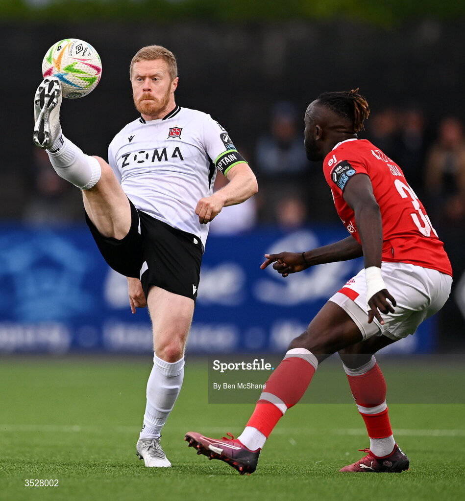 31 July 2026; Daryl Horgan of Dundalk in action against Jeannot Esua of Sligo Rovers during the SSE Airtricity Premier Division match between Dundalk and Sligo Rovers at Oriel Park in Dundalk, Louth. Photo by Ben McShane/Sportsfile