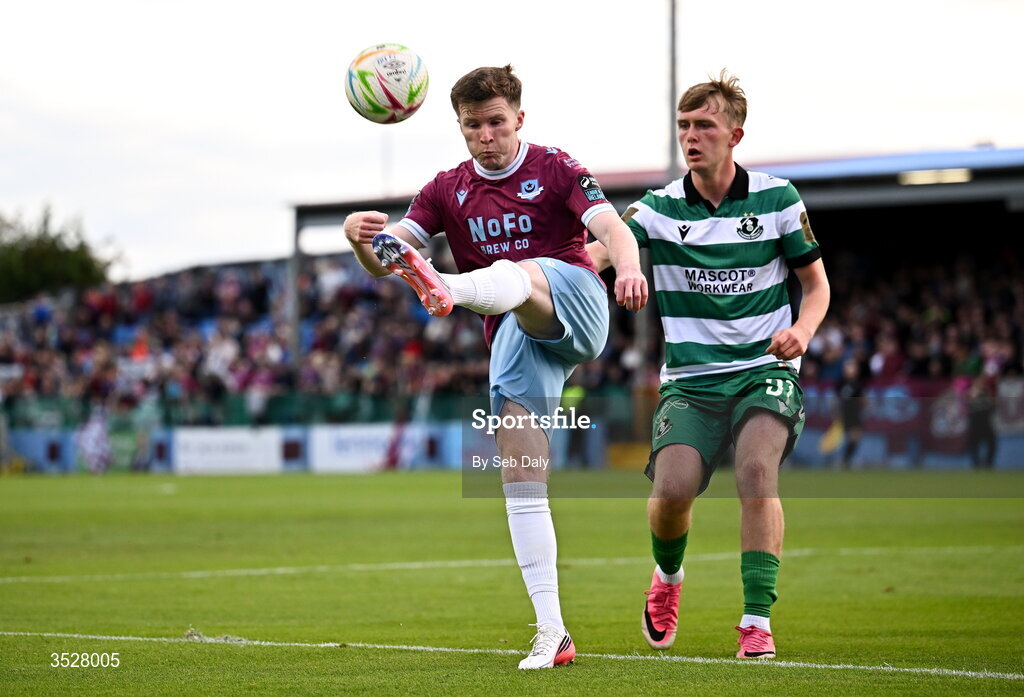 31 July 2026; Conor Kane of Drogheda United in action against Michael Noonan of Shamrock Rovers during the SSE Airtricity Men’s Premier Division match between Drogheda United and Shamrock Rovers at Sullivan & Lambe Park in Drogheda, Louth. Photo by Seb Daly/Sportsfile