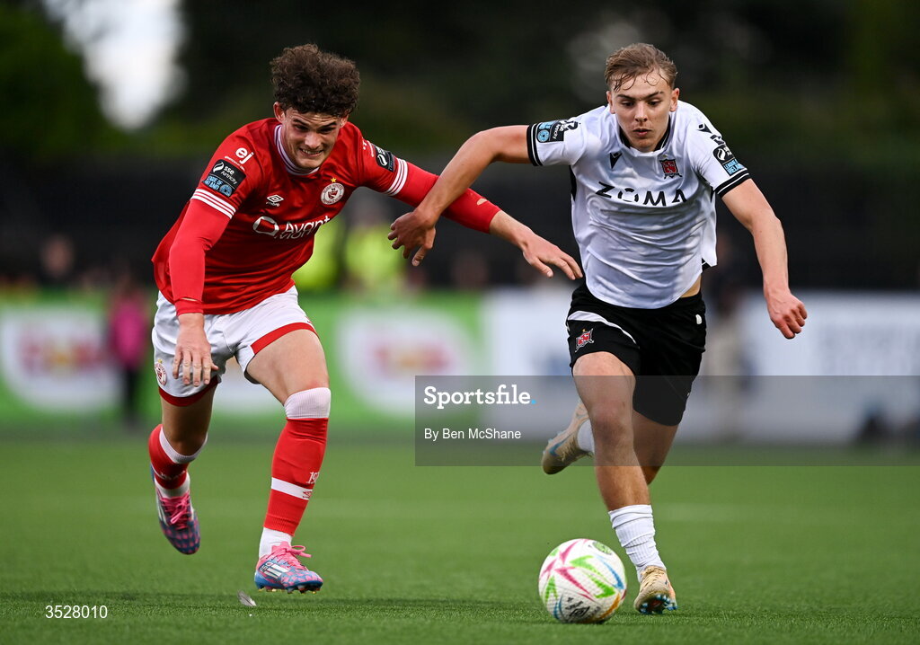 31 July 2026; Ronan Teahan of Dundalk in action against Luke Pearce of Sligo Rovers during the SSE Airtricity Premier Division match between Dundalk and Sligo Rovers at Oriel Park in Dundalk, Louth. Photo by Ben McShane/Sportsfile