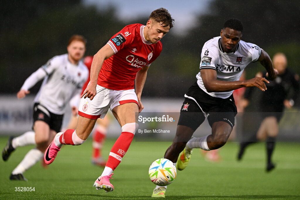 31 July 2026; Jack Shorrock of Sligo Rovers in action against Mayowa Animasahun of Dundalk during the SSE Airtricity Premier Division match between Dundalk and Sligo Rovers at Oriel Park in Dundalk, Louth. Photo by Ben McShane/Sportsfile