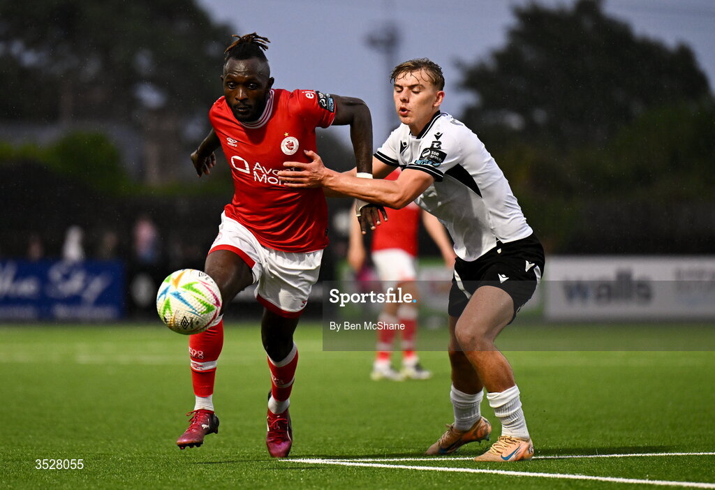 31 July 2026; Jeannot Esua of Sligo Rovers in action against Ronan Teahan of Dundalk during the SSE Airtricity Premier Division match between Dundalk and Sligo Rovers at Oriel Park in Dundalk, Louth. Photo by Ben McShane/Sportsfile