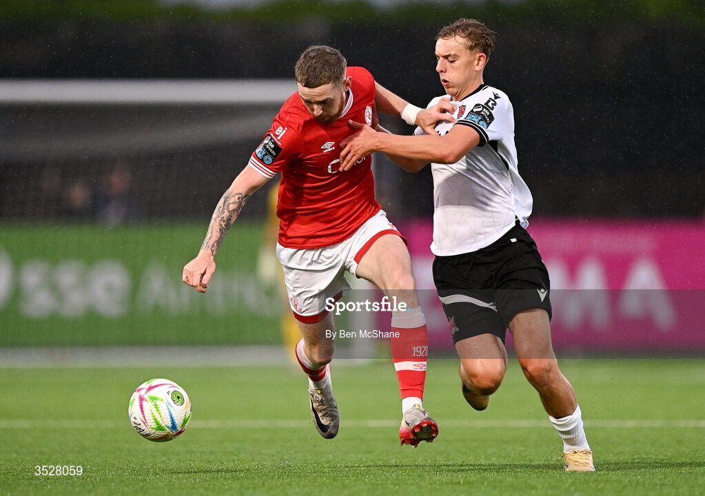 31 July 2026; Jamie McGonigle of Sligo Rovers in action against Ronan Teahan of Dundalk during the SSE Airtricity Premier Division match between Dundalk and Sligo Rovers at Oriel Park in Dundalk, Louth. Photo by Ben McShane/Sportsfile