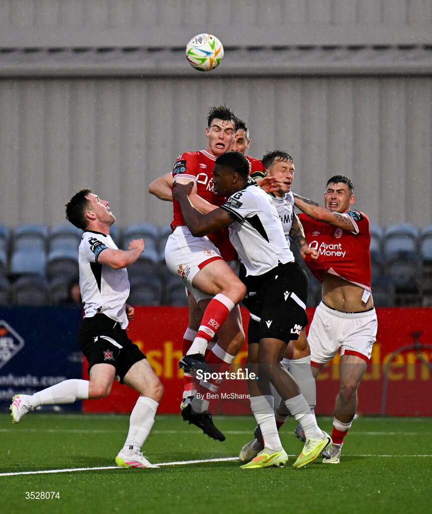 31 July 2026; Sligo Rovers and Dundalk players contest a cross during the SSE Airtricity Premier Division match between Dundalk and Sligo Rovers at Oriel Park in Dundalk, Louth. Photo by Ben McShane/Sportsfile