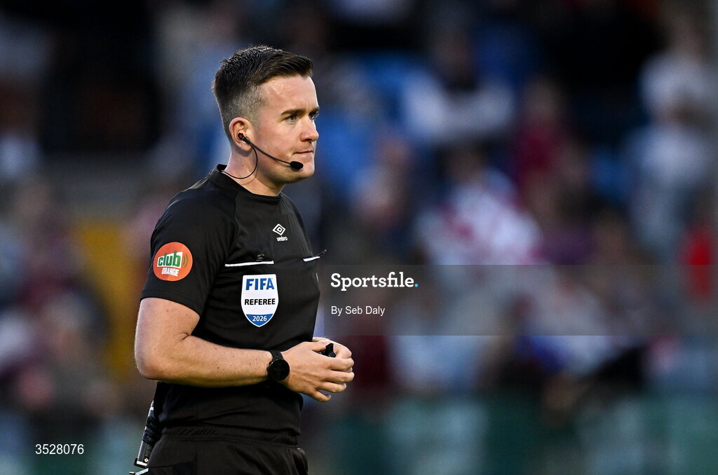 31 July 2026; Referee Aaron O'Dowd during the SSE Airtricity Men’s Premier Division match between Drogheda United and Shamrock Rovers at Sullivan & Lambe Park in Drogheda, Louth. Photo by Seb Daly/Sportsfile