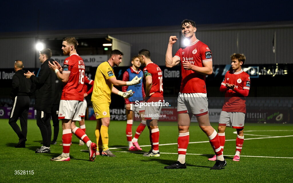 31 July 2026; Goalscorer Gareth McElroy of Sligo Rovers, front, celebrates after the drawn SSE Airtricity Premier Division match between Dundalk and Sligo Rovers at Oriel Park in Dundalk, Louth. Photo by Ben McShane/Sportsfile