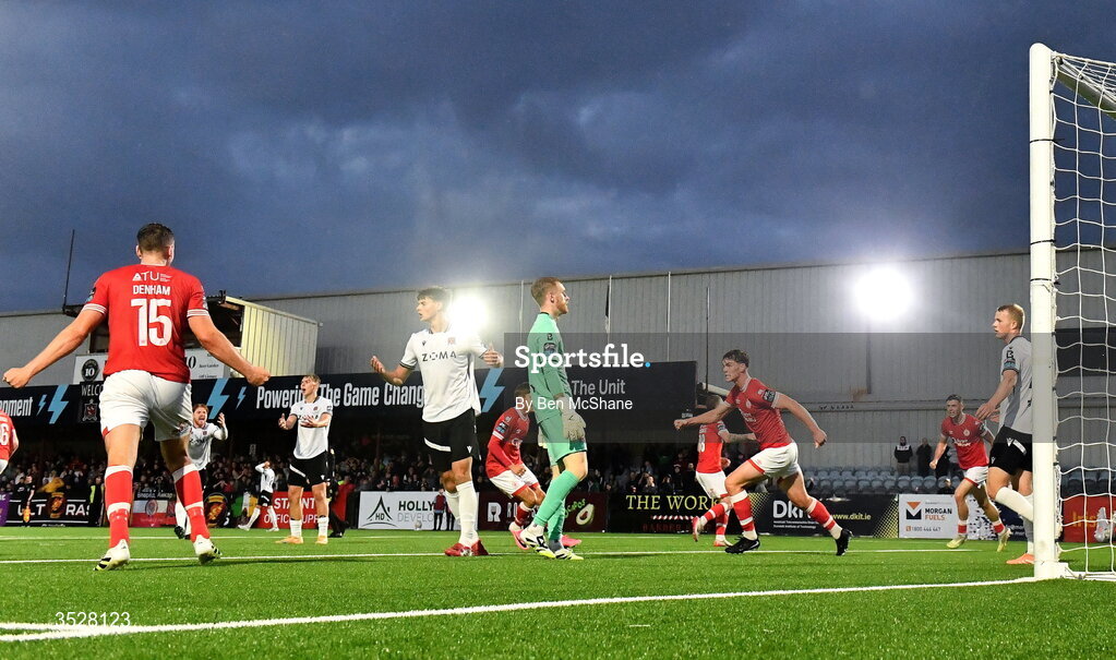 31 July 2026; Gareth McElroy of Sligo Rovers celebrates after scoring his side's first goal, in the 91st minute, during the SSE Airtricity Premier Division match between Dundalk and Sligo Rovers at Oriel Park in Dundalk, Louth. Photo by Ben McShane/Sportsfile