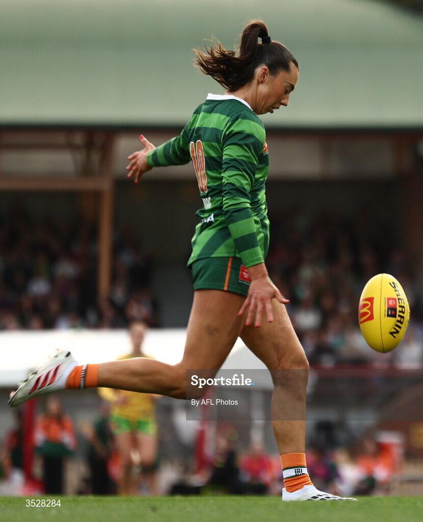1 August 2026; Blaithin Bogue of Ireland kicks a goal during the AFLW test match between Australia and Ireland at the North Sydney Oval in Sydney, Australia. Photo by James Wiltshire/AFL Photos via Sportsfile