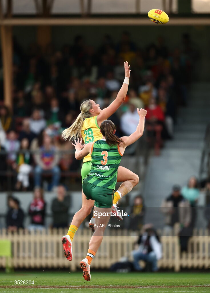 1 August 2026; Matilda Scholz of Australia in action against Kayleigh Cronin of Ireland during the AFLW test match between Australia and Ireland at the North Sydney Oval in Sydney, Australia. Photo by James Wiltshire/AFL Photos via Sportsfile