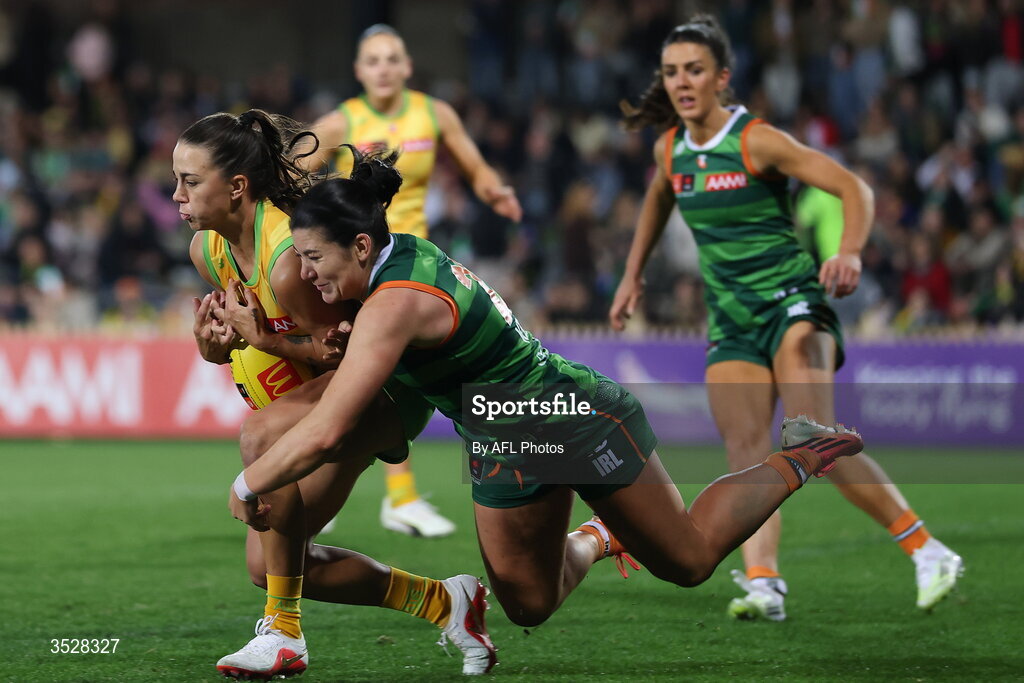 1 August 2026; Chloe Molloy of Australia in action against Rachel Kearns of Ireland during the AFLW test match between Australia and Ireland at the North Sydney Oval in Sydney, Australia. Photo by Darrian Traynor/Getty Images/AFL Photos via Sportsfile