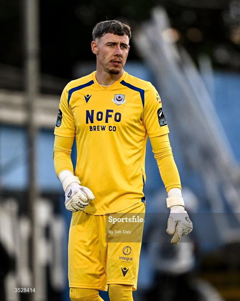 31 July 2026; Drogheda United goalkeeper Luke Dennison during the SSE Airtricity Men’s Premier Division match between Drogheda United and Shamrock Rovers at Sullivan & Lambe Park in Drogheda, Louth. Photo by Seb Daly/Sportsfile