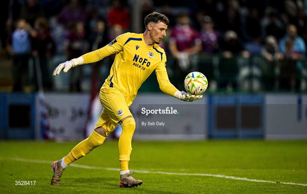 31 July 2026; Drogheda United goalkeeper Luke Dennison during the SSE Airtricity Men’s Premier Division match between Drogheda United and Shamrock Rovers at Sullivan & Lambe Park in Drogheda, Louth. Photo by Seb Daly/Sportsfile