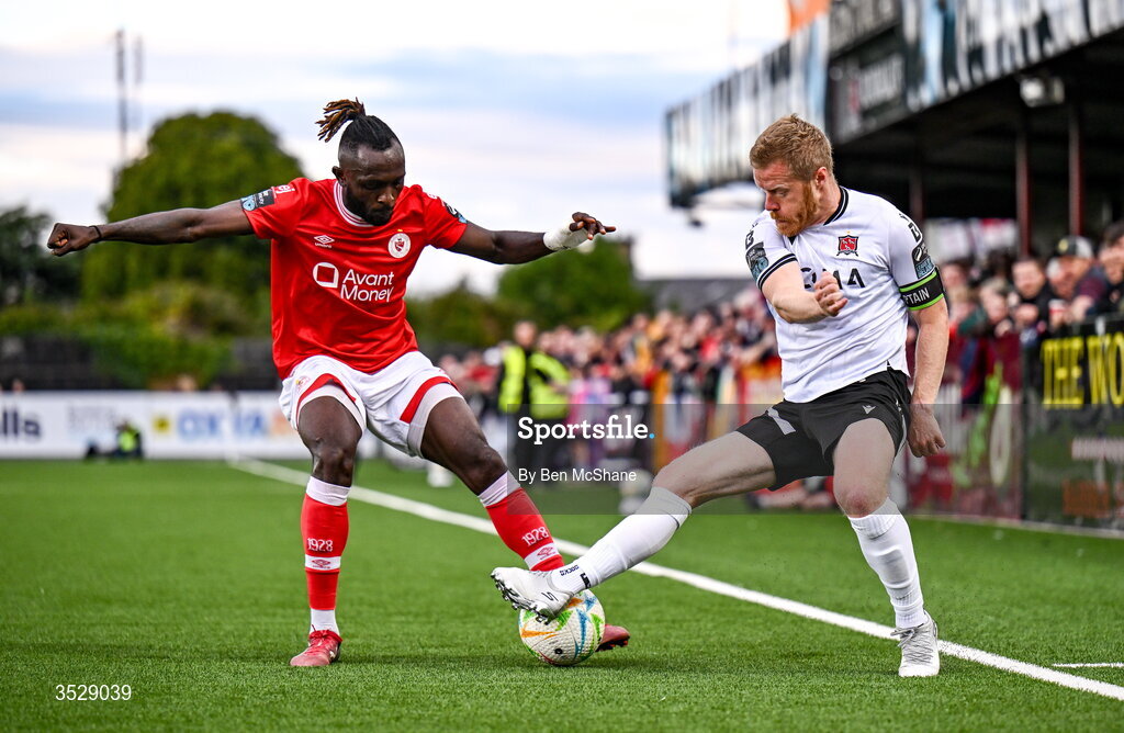 31 July 2026; Daryl Horgan of Dundalk and Jeannot Esua of Sligo Rovers during the SSE Airtricity Premier Division match between Dundalk and Sligo Rovers at Oriel Park in Dundalk, Louth. Photo by Ben McShane/Sportsfile