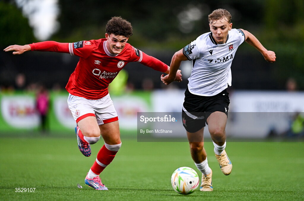 31 July 2026; Ronan Teahan of Dundalk and Luke Pearce of Sligo Rovers during the SSE Airtricity Premier Division match between Dundalk and Sligo Rovers at Oriel Park in Dundalk, Louth. Photo by Ben McShane/Sportsfile