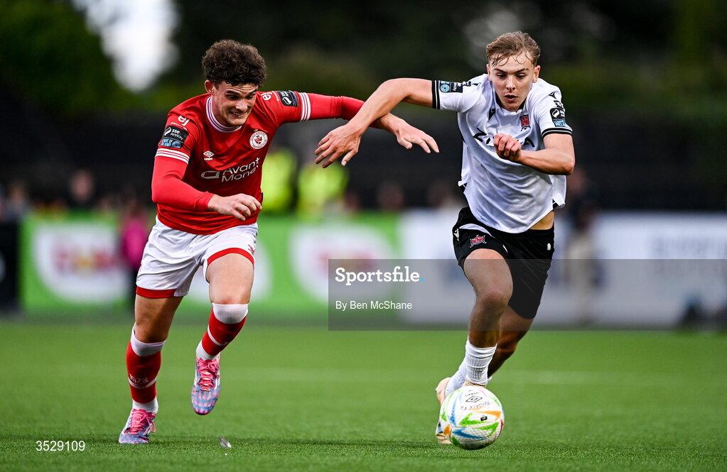 31 July 2026; Ronan Teahan of Dundalk and Luke Pearce of Sligo Rovers during the SSE Airtricity Premier Division match between Dundalk and Sligo Rovers at Oriel Park in Dundalk, Louth. Photo by Ben McShane/Sportsfile