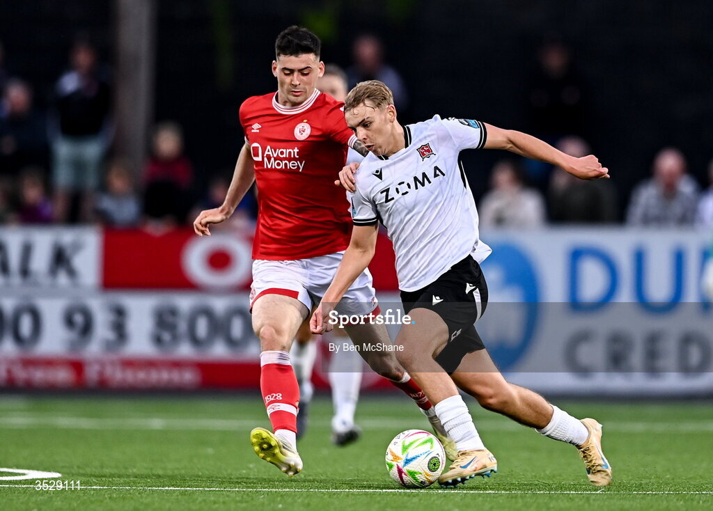 31 July 2026; Ronan Teahan of Dundalk and Cian Kavanagh of Sligo Rovers during the SSE Airtricity Premier Division match between Dundalk and Sligo Rovers at Oriel Park in Dundalk, Louth. Photo by Ben McShane/Sportsfile