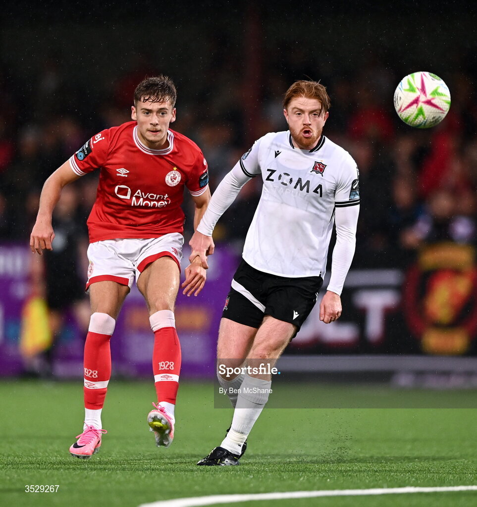 31 July 2026; Jack Shorrock of Sligo Rovers and Aodh Dervin of Dundalk during the SSE Airtricity Premier Division match between Dundalk and Sligo Rovers at Oriel Park in Dundalk, Louth. Photo by Ben McShane/Sportsfile
