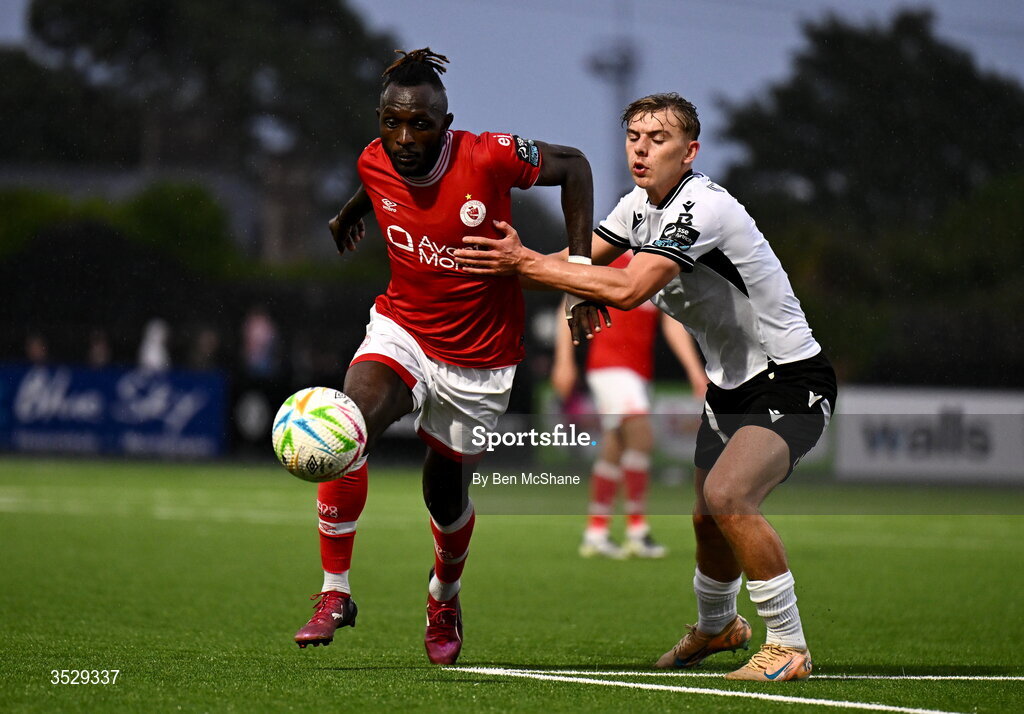 31 July 2026; Jeannot Esua of Sligo Rovers and Ronan Teahan of Dundalk during the SSE Airtricity Premier Division match between Dundalk and Sligo Rovers at Oriel Park in Dundalk, Louth. Photo by Ben McShane/Sportsfile