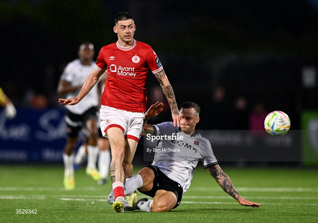 31 July 2026; Cian Kavanagh of Sligo Rovers and Rob Cornwall of Dundalk during the SSE Airtricity Premier Division match between Dundalk and Sligo Rovers at Oriel Park in Dundalk, Louth. Photo by Ben McShane/Sportsfile