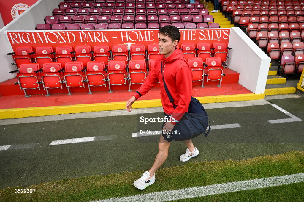2 August 2026; Kian Leavy of St Patrick's Athletic arrives for the SSE Airtricity Men's Premier Division match between St Patrick's Athletic and Derry City at Richmond Park in Dublin. Photo by Stephen McCarthy/Sportsfile
