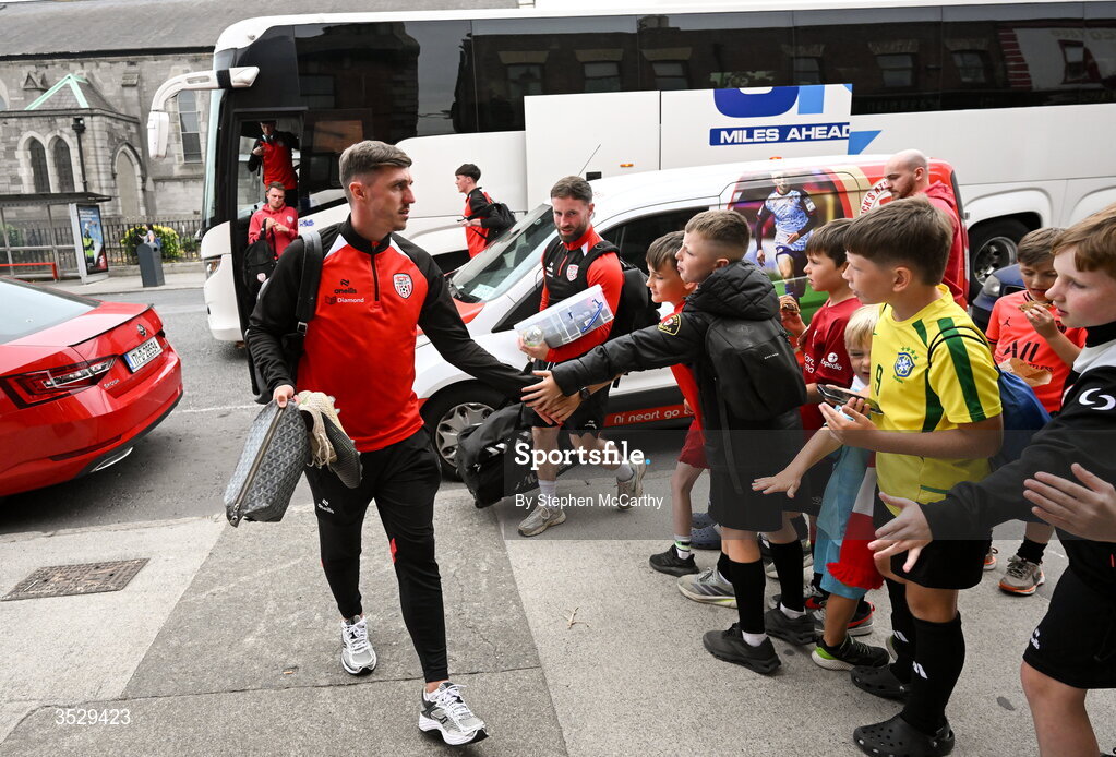 2 August 2026; Gavin Whyte of Derry City arrives for the SSE Airtricity Men's Premier Division match between St Patrick's Athletic and Derry City at Richmond Park in Dublin. Photo by Stephen McCarthy/Sportsfile
