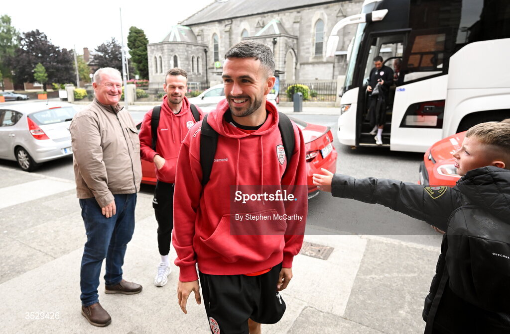 2 August 2026; Michael Duffy of Derry City arrives for the SSE Airtricity Men's Premier Division match between St Patrick's Athletic and Derry City at Richmond Park in Dublin. Photo by Stephen McCarthy/Sportsfile