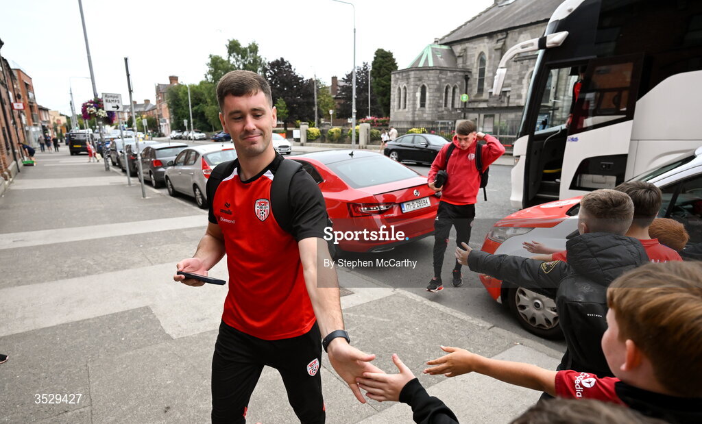 2 August 2026; Derry City goalkeeper Brian Maher arrives for the SSE Airtricity Men's Premier Division match between St Patrick's Athletic and Derry City at Richmond Park in Dublin. Photo by Stephen McCarthy/Sportsfile