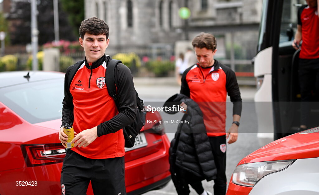 2 August 2026; James Clarke of Derry City arrives for the SSE Airtricity Men's Premier Division match between St Patrick's Athletic and Derry City at Richmond Park in Dublin. Photo by Stephen McCarthy/Sportsfile