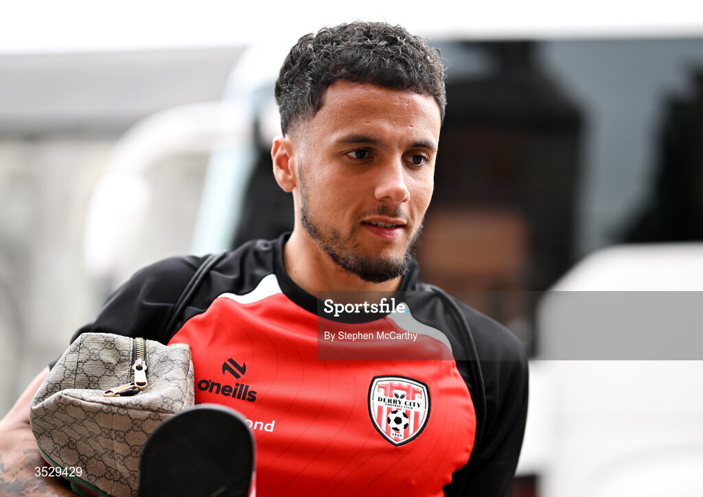 2 August 2026; Tyler Smith of Derry City arrives for the SSE Airtricity Men's Premier Division match between St Patrick's Athletic and Derry City at Richmond Park in Dublin. Photo by Stephen McCarthy/Sportsfile