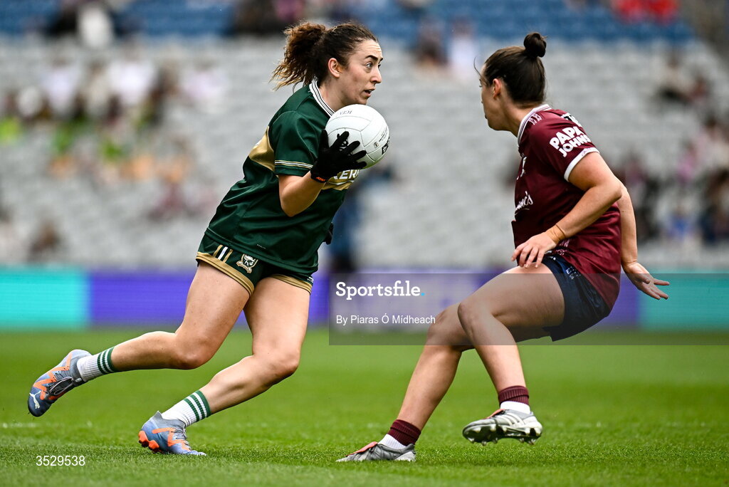 2 August 2026; Aishling O’Connell of Kerry in action against Róisín Leonard of Galway during the LGFA TG4 All-Ireland Senior Championship final match between Galway and Kerry at Croke Park in Dublin. Photo by Piaras Ó Mídheach/Sportsfile